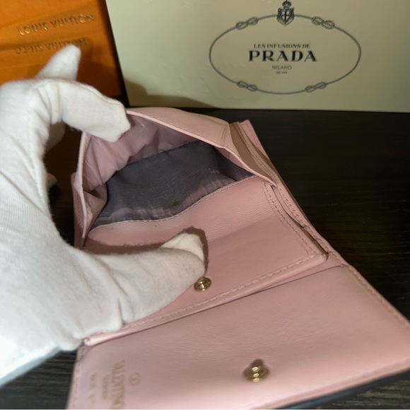 Valentino Garavani Rockstud Bifold Snap Wallet - Picture 9 of 10